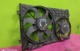 Вентилятор радиатора охлаждения ДВС для Volkswagen Golf 2012 года на фотографиях