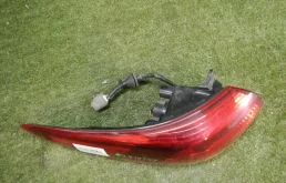 Фонарь внешний левый для Kia Rio X line 2024 года на фотографиях