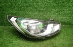 Фара ксенон левая для Hyundai Solaris 2011 года на фотографиях