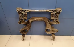 Подрамник двигателя для BMW 5er 2011 года на фотографиях