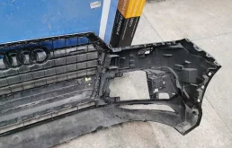 Бампер передний для Audi Q7 2014 года на фотографиях