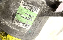 Компрессор кондиционера для Volvo C30 2008 года на фотографиях