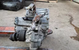 МКПП для Mercedes-Benz Vito 1998 года на фотографиях