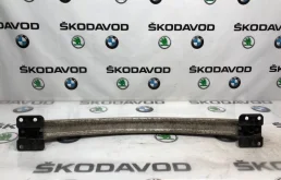 Усилитель заднего бампера для Audi Q7 2015 года на фотографиях