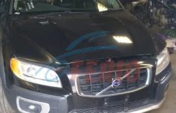 Бампер для Volvo XC70 2015 года на фотографиях