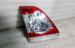Фонарь левый в крышку багажника для Toyota Corolla E140/E150 Седан 2006-2013