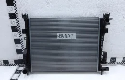 Радиатор охлаждения ДВС для Renault Sandero 2008 года на фотографиях