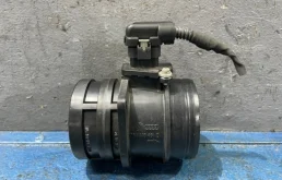 Датчик массового расхода воздуха для Volkswagen Passat 2014 года на фотографиях