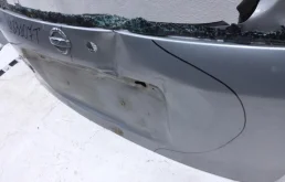 Дверь багажника для Nissan Note 2006 года на фотографиях