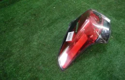 Фонарь левый для Toyota RAV4 на фотографиях