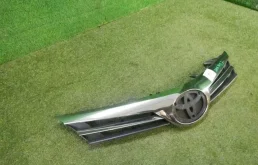 Решетка радиатора для Toyota Corolla 2014 года на фотографиях