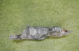 Противотуманка (ПТФ) передняя левая для Ford Explorer на фотографиях