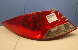 Фонарь внешний левый для Hyundai Solaris 2012 года на фотографиях