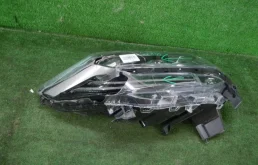 Фара ксенон левая для Toyota Alphard на фотографиях