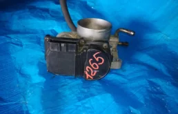 Дроссельная заслонка для Toyota RAV4 2002 года на фотографиях