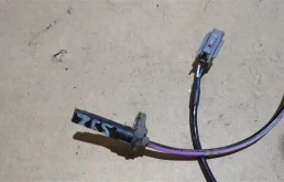 Датчик ABS задний левый для Subaru Forester на фотографиях