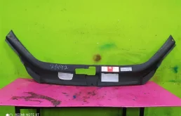 Усилитель переднего бампера для Audi Q7 2013 года на фотографиях