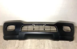 Бампер передний для Mitsubishi Pajero Sport 2006 года на фотографиях