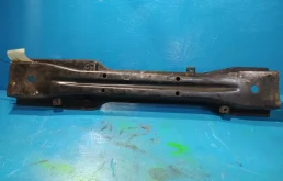 Подрамник двигателя для Mitsubishi Pajero 2007 года на фотографиях