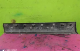 Молдинг двери передний правый для Audi Q7 2009 года на фотографиях