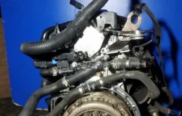 Двигатель без навесного для Ford Kuga 2015 года на фотографиях