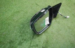 Стекла и зеркала для Nissan Qashqai 2017 года на фотографиях