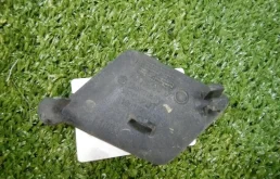 Заглушка буксировочного крюка задняя для BMW 5er 2014 года на фотографиях