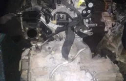 Двигатель без навесного для Ford Kuga 2019 года на фотографиях