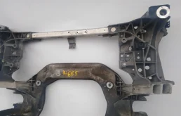 Подрамник двигателя для BMW 5er 2011 года на фотографиях