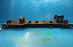 Подрамник двигателя для Mitsubishi Pajero 2007 года на фотографиях