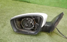 Стекла и зеркала для Skoda Rapid 2018 года на фотографиях