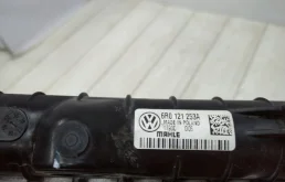 Радиатор охлаждения ДВС для Skoda Rapid 2023 года на фотографиях