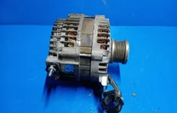 Генератор для Nissan X-Trail 2001 года на фотографиях