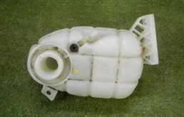 Расширительный бачок радиатора для BMW 3er на фотографиях