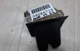 Замок багажника для Skoda Rapid 2014 года на фотографиях