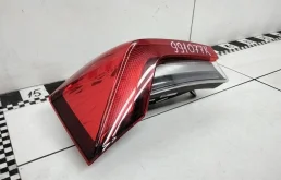 Фонарь внешний левый для Skoda Rapid 2023 года на фотографиях