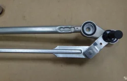 Трапеция стеклоочистителей для Audi Q7 на фотографиях