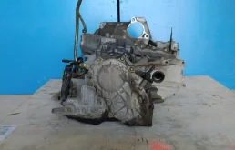 АКПП для Nissan X-Trail 2000 года на фотографиях