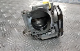 Дроссельная заслонка для Audi A4 2001 года на фотографиях