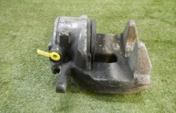 Тормозной цилиндр передний правый для BMW 5er 2018 года на фотографиях