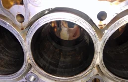 Блок цилиндров ДВС (без ГБЦ) для Mitsubishi Outlander 2012 года на фотографиях