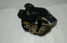 Замок задней правой двери для Toyota Corolla на фотографиях