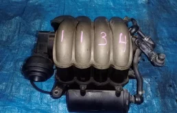 Дроссельная заслонка для Audi A4 2001 года на фотографиях