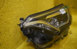 Фара ксенон левая для Toyota RAV4 2021 года на фотографиях