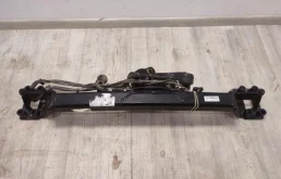 Фаркоп для Volkswagen Touareg 2015 года на фотографиях