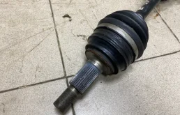 Привод передний левый для Audi Q7 2014 года на фотографиях