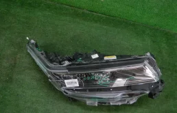 Фара ксенон левая для Toyota Alphard на фотографиях