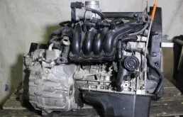 Двигатель без навесного для Volkswagen Polo 2008 года на фотографиях