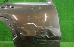 Дверь задняя правая для Toyota RAV4 2023 года на фотографиях