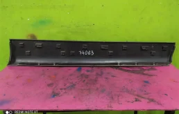 Молдинг передней левой двери для Audi Q7 на фотографиях